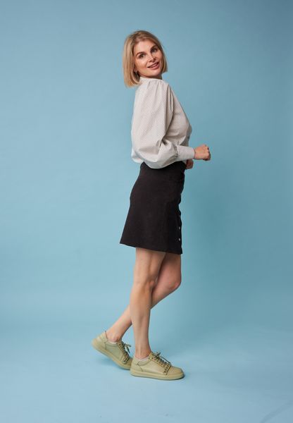 Короткая юбка Синди из микровильвета на резинке и кнопках Черная K00258 фото